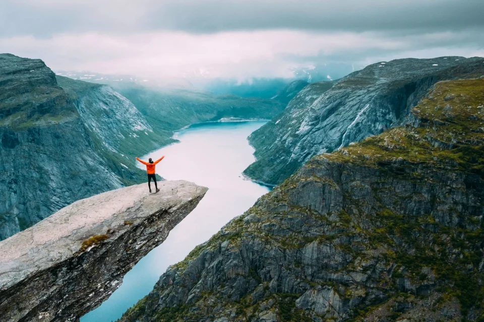 Jan Hofman Freelance Geestelijke Verzorger, LVV-registervertrouwenspersoon en ADR-gecertificeerd Mediator.